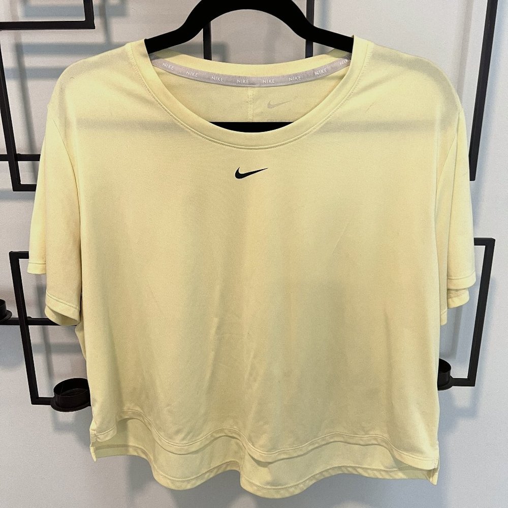 Nike Womens Boxy Cropped Tee (XL)